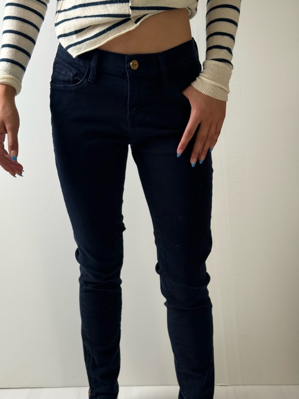 “FRAME Dark Wash Jeans straight leg
